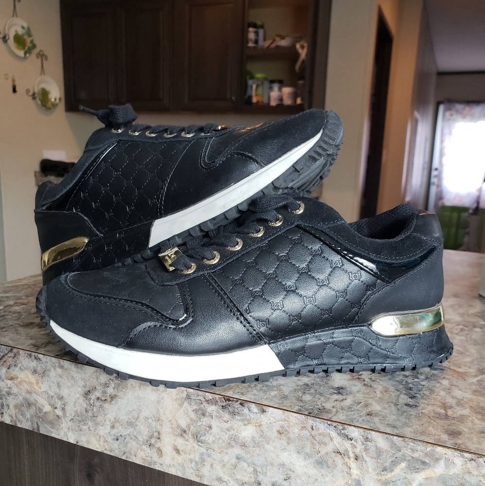 Womens shoes